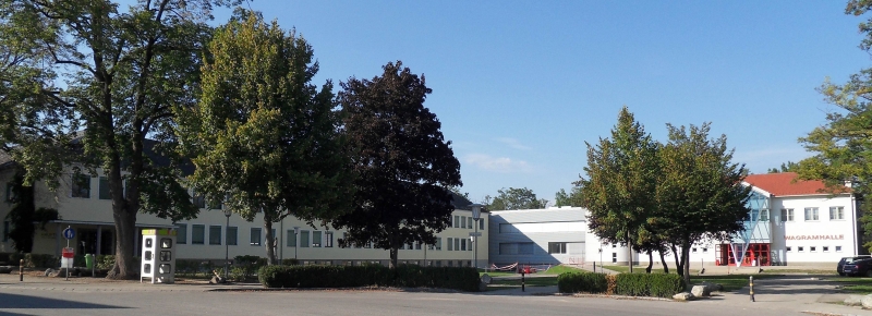 Der Komplex Mittelschule, Volksschule und Wagramhalle, 2013