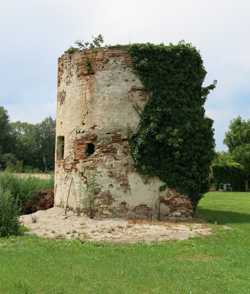 Ein baufälliger Turm